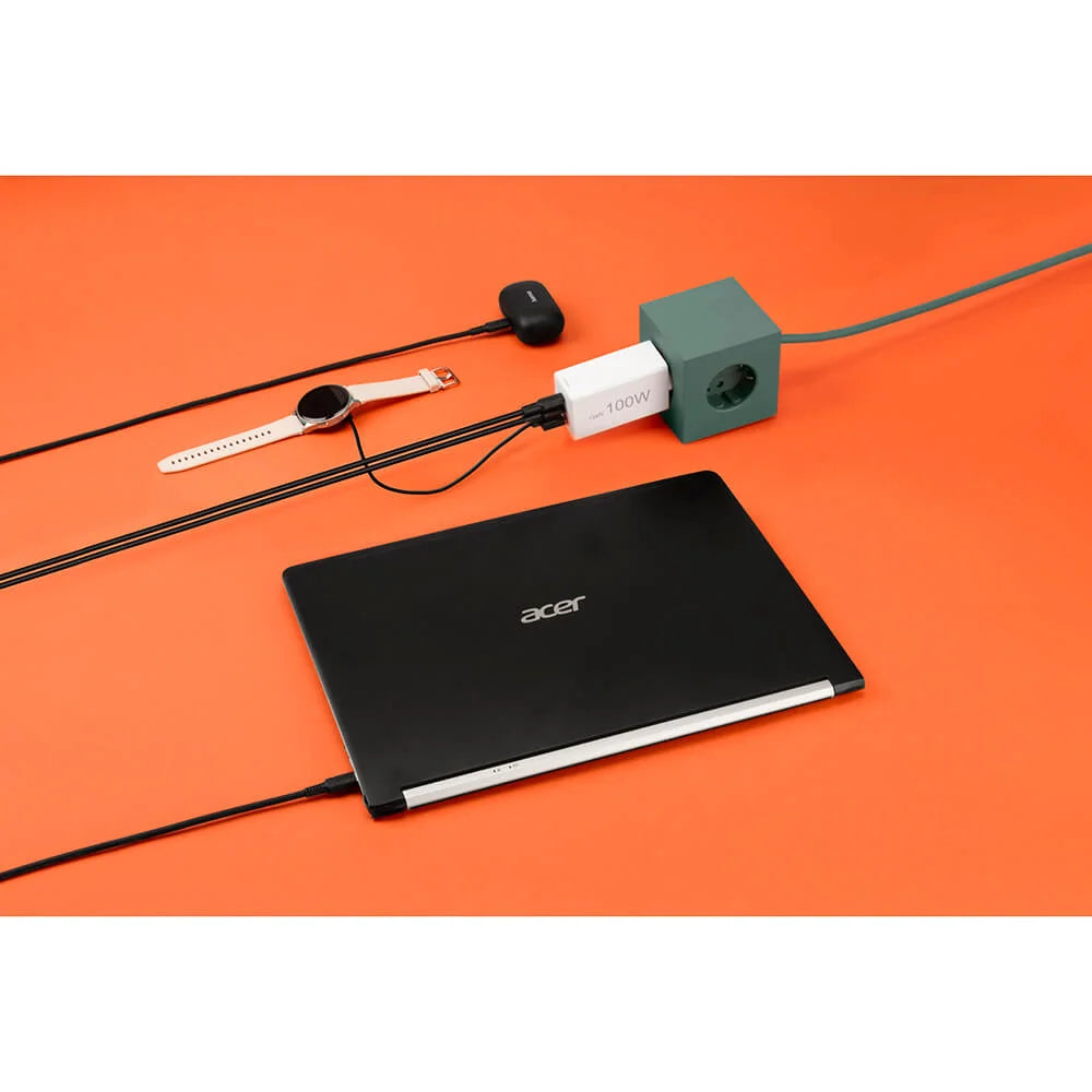 Hama Laddare GaN 2x USB-C 1x USB-A Vit